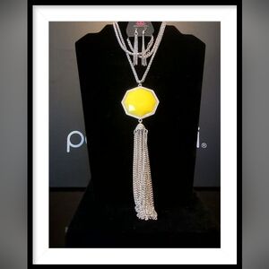 Paparazzi Jewelry Prismatically Polygon Necklace and Earring Set.